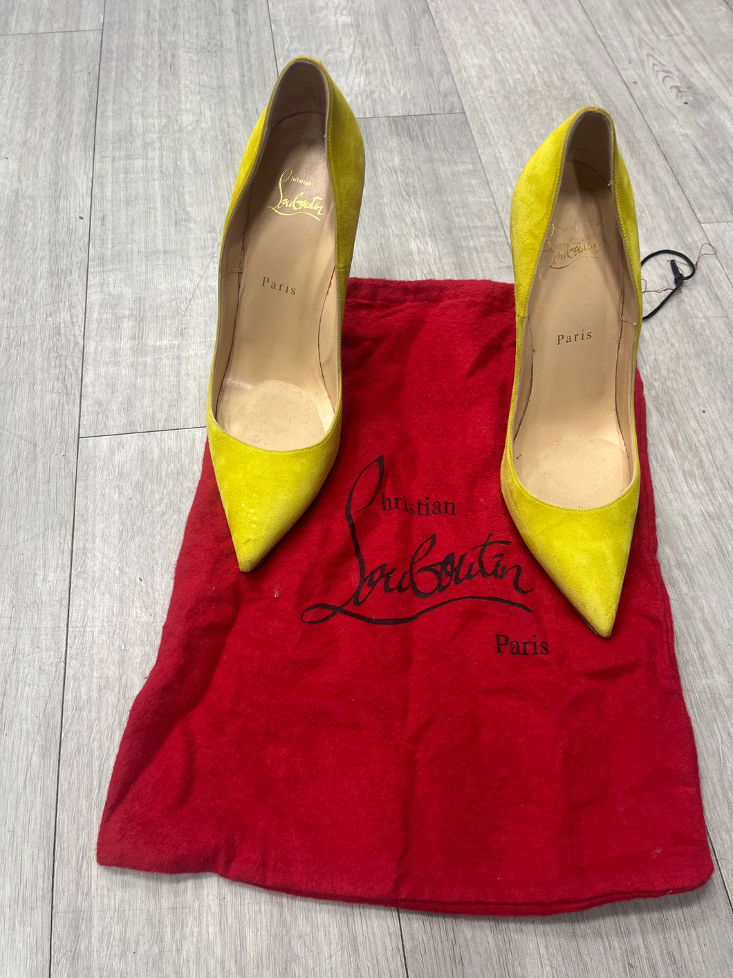 Christian Louboutin 39
