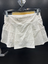 Load image into Gallery viewer, Lululemon Athletic Shorts Size 3/4 471
