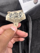 Load image into Gallery viewer, Juicy Couture Size Large
