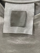 Load image into Gallery viewer, t Shirt size XXL Givenchy 521
