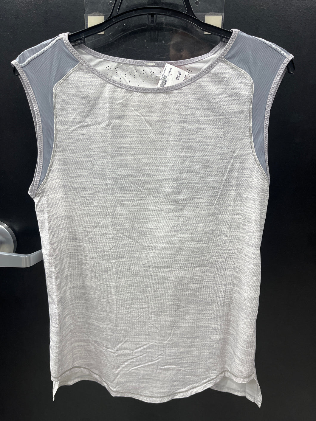 Lulu Lemon Athletic Top Size Medium 917