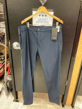 Load image into Gallery viewer, NWT Lulu Lemon Athletic Pants Size Extra Large (38''x37'') 3343
