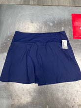Load image into Gallery viewer, Lulu Lemon Athletic Shorts Size 6
