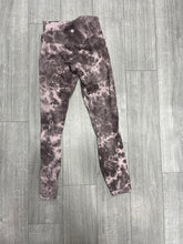 Load image into Gallery viewer, Lululemon Athletic Pants Size 3/4 432
