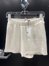 Load image into Gallery viewer, Princess Polly Shorts Size Large 417

