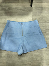 Load image into Gallery viewer, Alice &amp; Olivia Shorts Size 5/6
