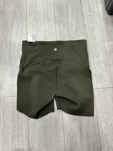 Load image into Gallery viewer, Lulu Lemon Athletic Shorts Size 6

