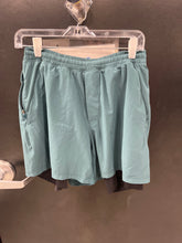 Load image into Gallery viewer, Lulu Lemon Athletic Shorts Size Large
