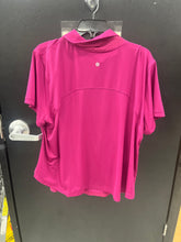 Load image into Gallery viewer, Lululemon Athletic Top Size Medium 900
