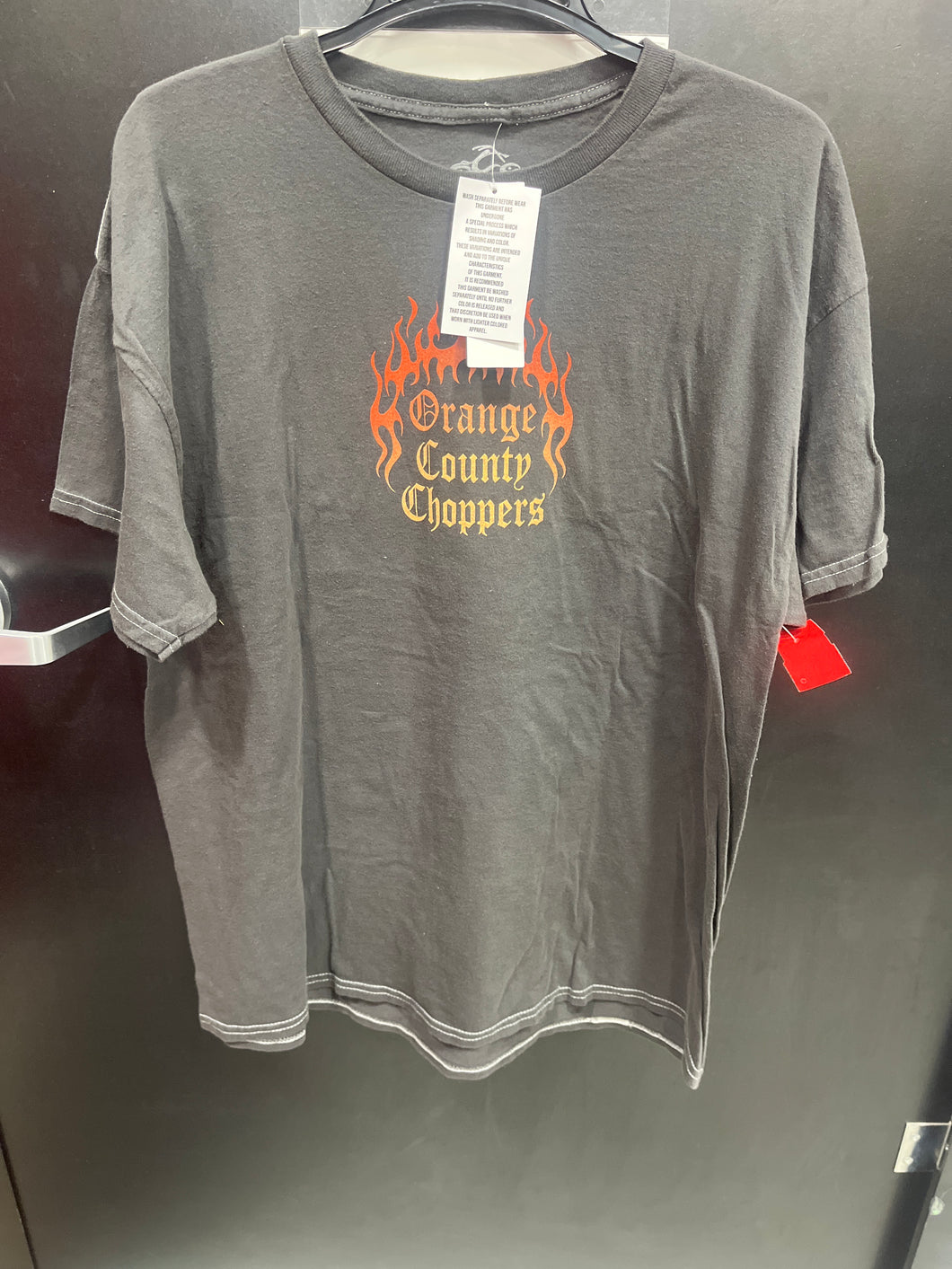 NWT UO T-shirt Size Large  287