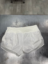 Load image into Gallery viewer, Lululemon Athletic Shorts Size Medium 879
