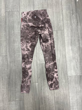 Load image into Gallery viewer, Lululemon Athletic Pants Size 3/4 432
