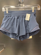 Load image into Gallery viewer, Lulu Lemon Athletic Shorts Size 3/4 3993
