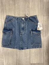 Load image into Gallery viewer, Bp Short Skirt Size Extra Small

