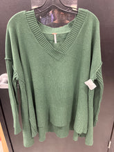 Load image into Gallery viewer, Free People Sweater Size Small
