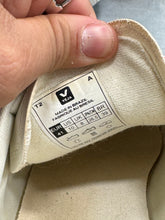 Load image into Gallery viewer, VEJA Women Dress Shoes 10
