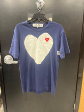 Load image into Gallery viewer, Short Sleeve Top Size Medium
