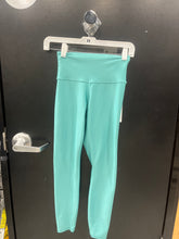 Load image into Gallery viewer, Alo Athletic Pants Size Extra Small
