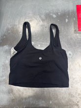 Load image into Gallery viewer, Lulu Lemon Athletic Top Size 6
