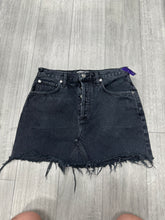 Load image into Gallery viewer, Agolde Short Skirt Size 3/4
