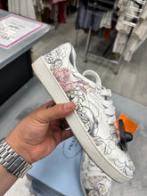 Load image into Gallery viewer, Prada Shoes Size 7.5
