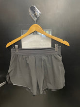 Load image into Gallery viewer, Lulu Lemon Shorts Size Small 4644
