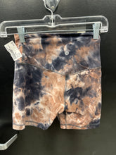 Load image into Gallery viewer, Lulu Lemon Shorts Size Small 295
