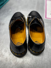 Load image into Gallery viewer, Dr Martens Dress Shoes Womens 7 (9645)

