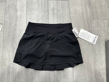 Load image into Gallery viewer, Lulu Lemon Athletic Skirt NWT Size Extra Small
