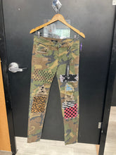 Load image into Gallery viewer, AMIRI Size 30 7287
