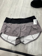 Load image into Gallery viewer, Lulu Lemon Athletic Shorts Size 4 5723
