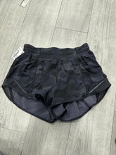 Load image into Gallery viewer, Lulu Lemon Athletic Shorts Size 4 5725
