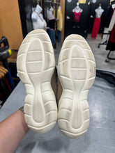 Load image into Gallery viewer, Stuart Weitzman Womens Athletic Shoes Womens 7
