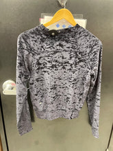 Load image into Gallery viewer, Lulu Lemon Athletic Top Size 4 velvet
