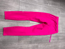 Load image into Gallery viewer, Alo Athletic Pants Extra Extra Small
