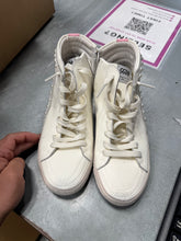 Load image into Gallery viewer, Golden Goose   Sz 6
