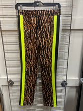 Load image into Gallery viewer, Pam &amp; Gela pants size S
