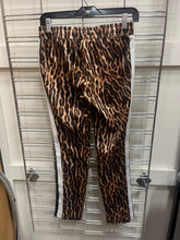 Load image into Gallery viewer, Pam &amp; Gela pants size S
