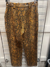 Load image into Gallery viewer, Hours Pants Size 0 (24)
