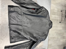Load image into Gallery viewer, Hugo Boss Outerwear Size Small
