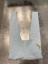 Load image into Gallery viewer, Alo Athletic Pants Size Small
