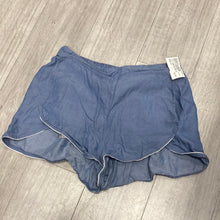 Load image into Gallery viewer, Lulu Lemon Athletic Shorts Size 5/6
