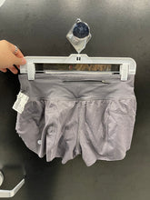 Load image into Gallery viewer, Lulu Lemon Athletic Shorts Size 5261
