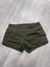 Load image into Gallery viewer, Lulu Lemon Athletic Shorts Size 8
