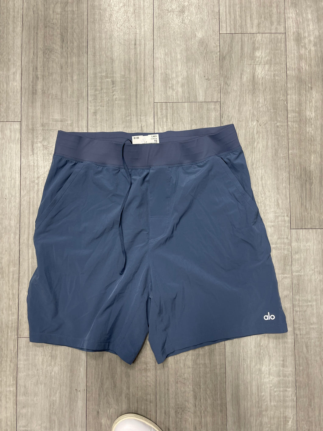 Alo Athletic Shorts Size Large