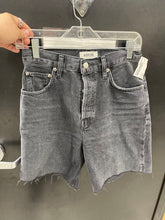 Load image into Gallery viewer, AGOLDE Shorts Size 2 6377
