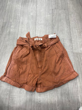 Load image into Gallery viewer, AMO Shorts Size 5/6
