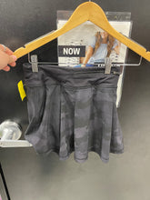 Load image into Gallery viewer, Lulu Lemon Athletic Shorts Size 0 4719
