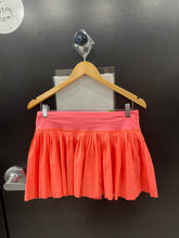 Load image into Gallery viewer, Lulu Lemon Athletic Shorts Size 5/6 2139
