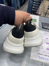 Load image into Gallery viewer, Alexander McQueen Size 37 3509 Shoes
